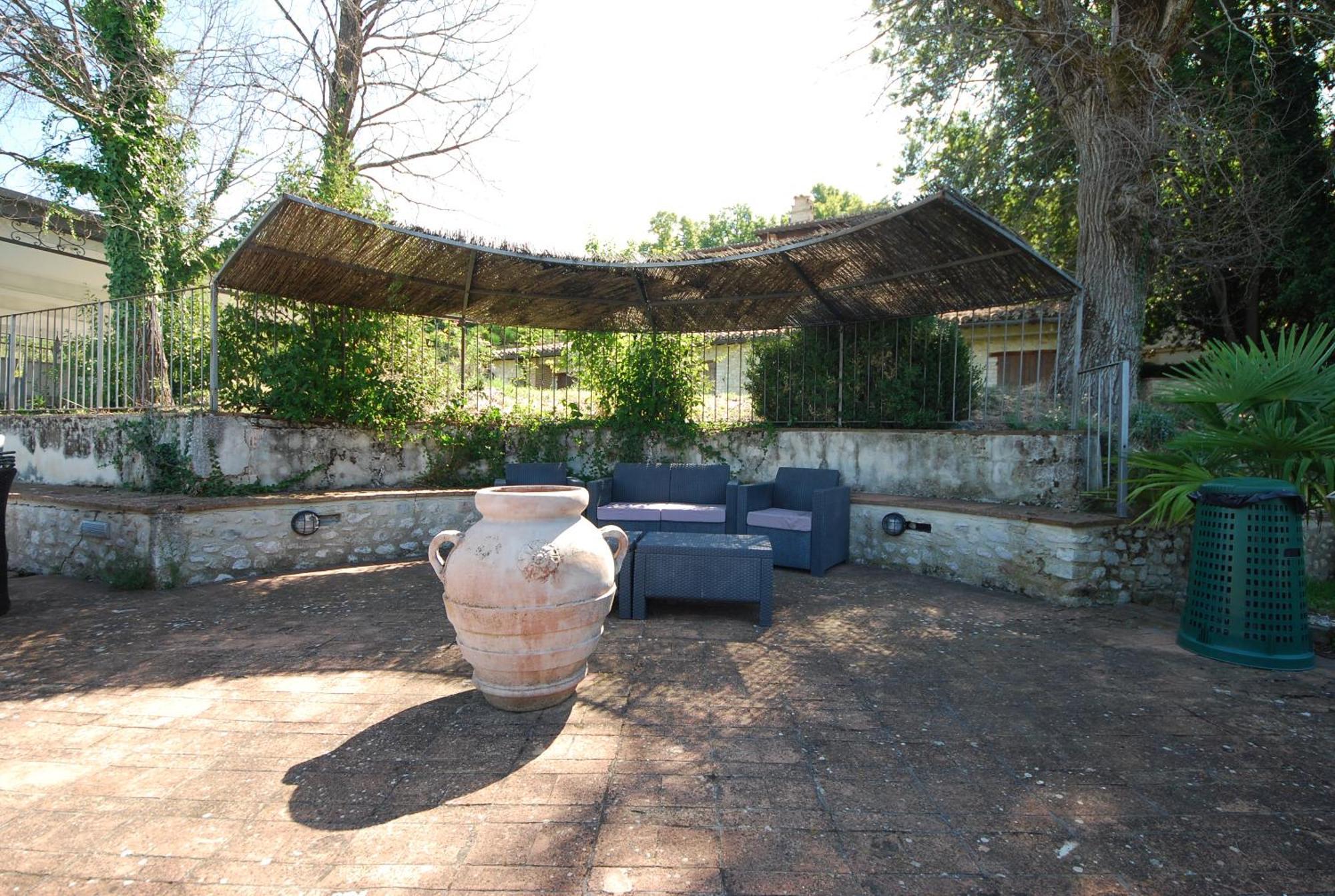 Affittacamere Spoleto By The Pool Esterno foto